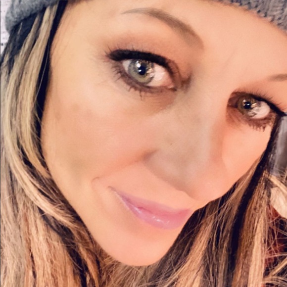 Meet your Posher, Caley - Picture 4 of 5